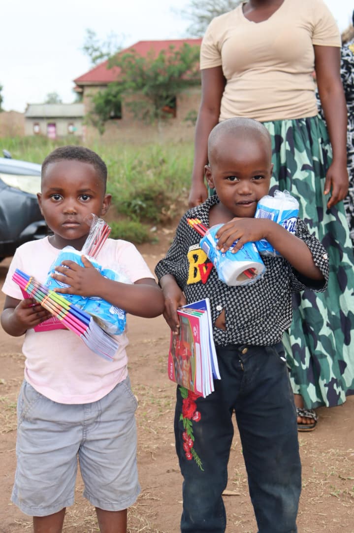 Children and caregivers in a Somesa Child community session